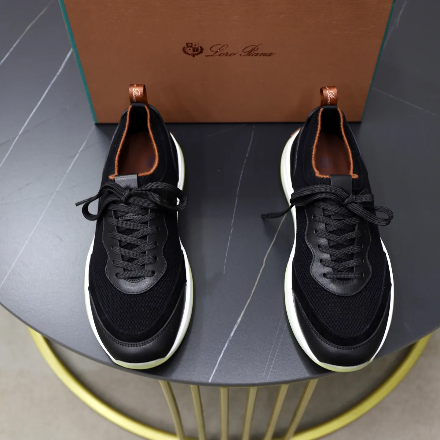 Factory price: 💰620 Loropiana LP men's shoes ♞size; 38-44 "45.46 customization" cowhide stitching and cowhide feet. It is really easy to wear, lazy, relaxed, casual, perfect comfort, and there are many color choices, and they all look good with clothes. Is it true that Loropiana can bring social value? “Loropiana is the best thing money can buy”